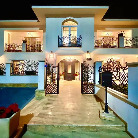 Sarada Boutique Luxury Apartment Deva Exterior foto