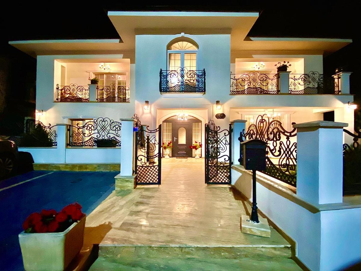 Sarada Boutique Luxury